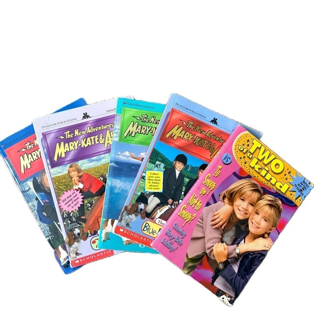 Vintage New Adventures of Mary Kate & Ashley Two of a Kind Book Bundle Lot